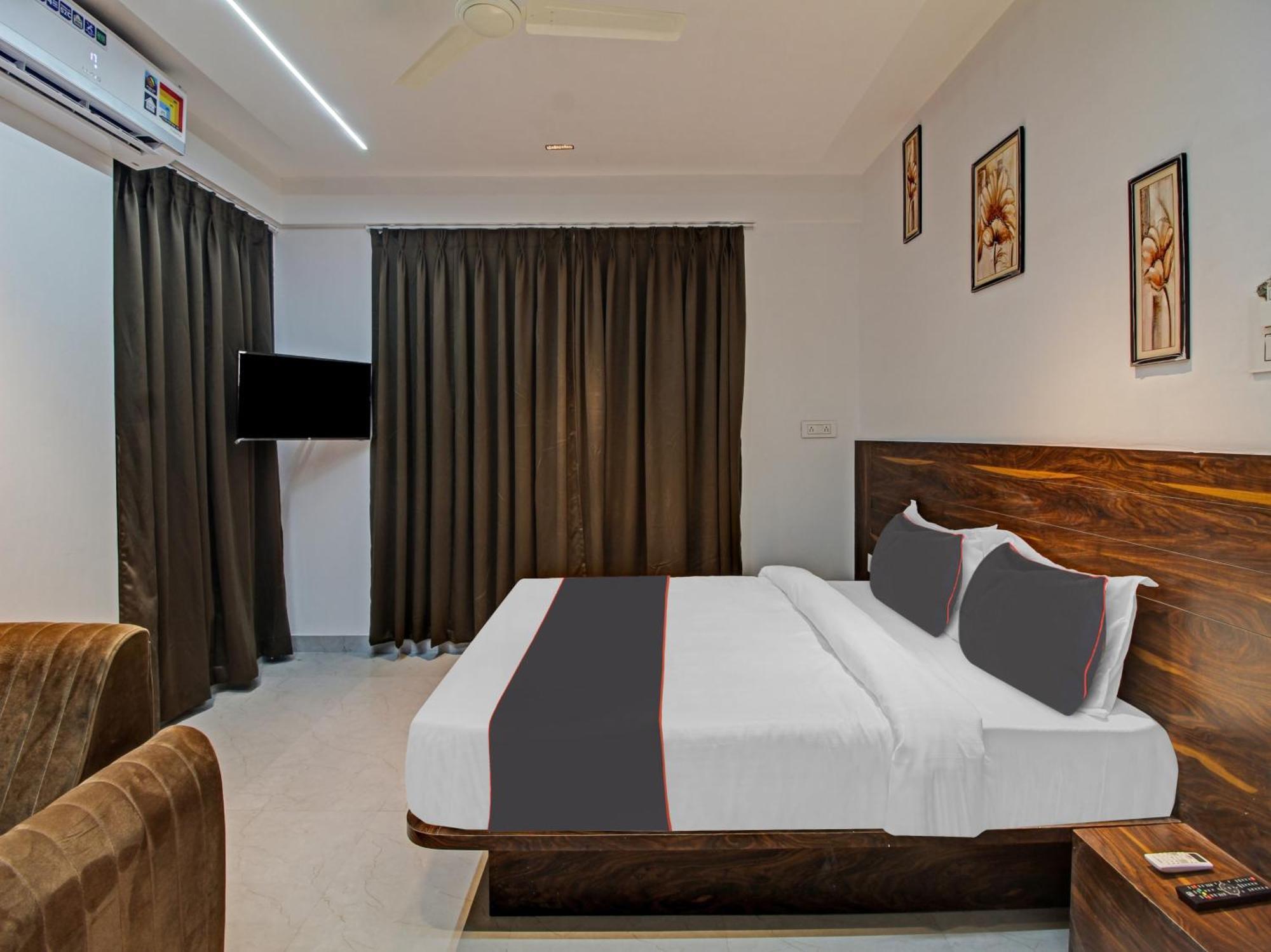 Collection O Crystal Hotel Pimpri-Chinchwad Bagian luar foto