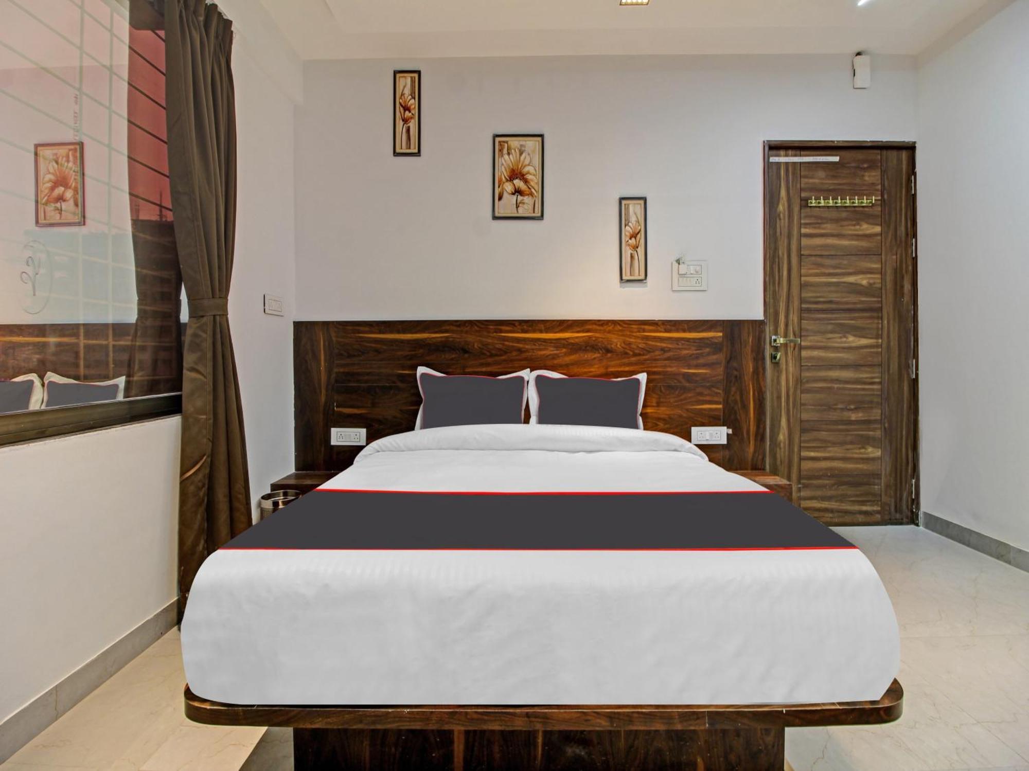 Collection O Crystal Hotel Pimpri-Chinchwad Bagian luar foto