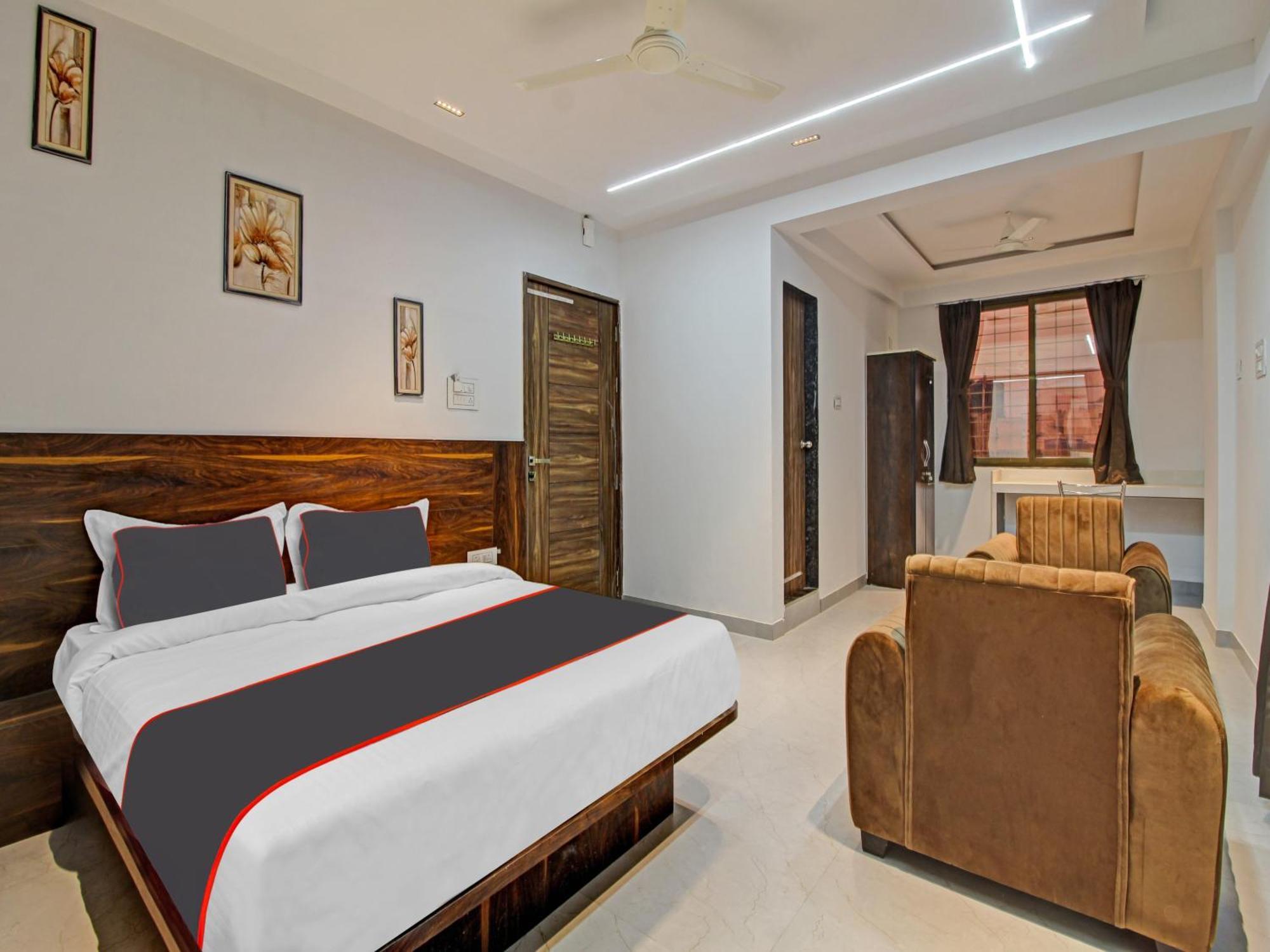 Collection O Crystal Hotel Pimpri-Chinchwad Bagian luar foto