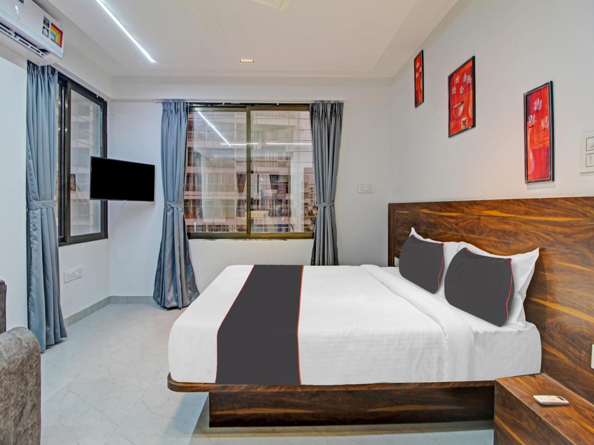 Collection O Crystal Hotel Pimpri-Chinchwad Bagian luar foto