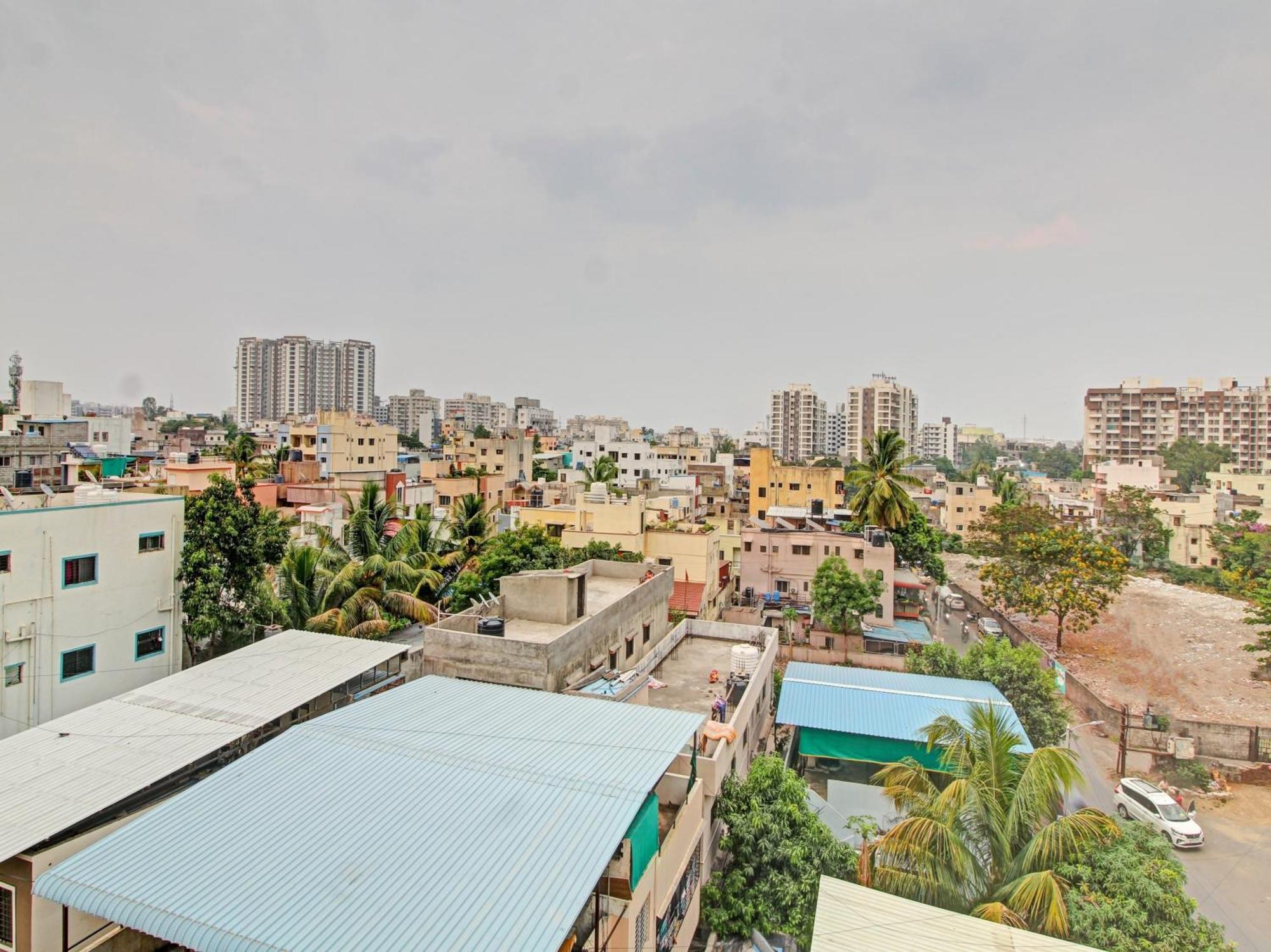 Collection O Crystal Hotel Pimpri-Chinchwad Bagian luar foto